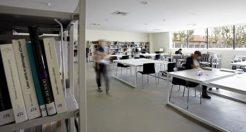 Intérieur de la bibliothèque