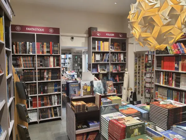 Photo rayon BD de la librairie Dernier Rempart