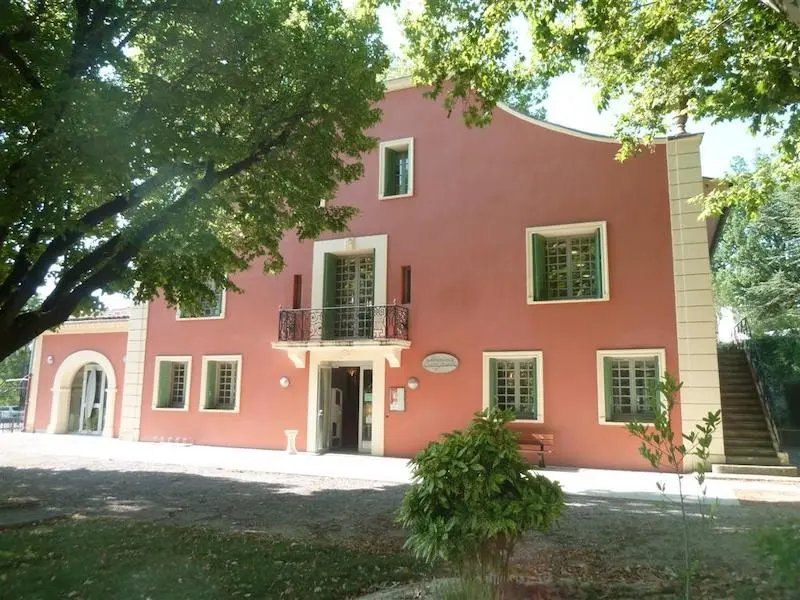 Façade de la médiathèque