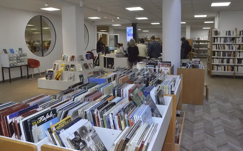 Intérieur de la bibliothèque