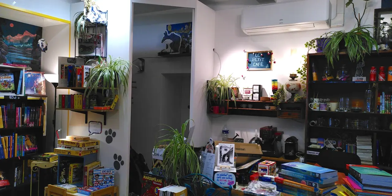 Intérieur de la librairie Gulliver