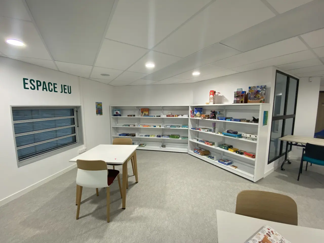Le nouvel espace jeux de société de la médiathèque de Château-Arnoux.