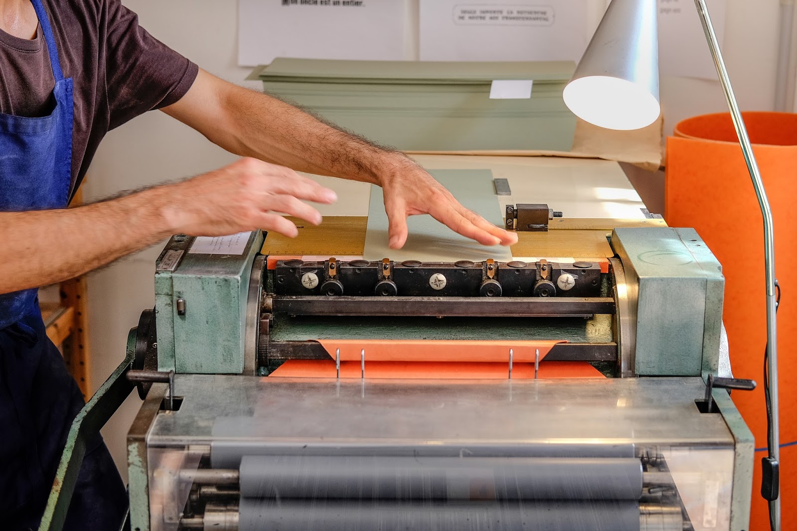 Impression d'un livre dans la maison d'édition Eric Pesty.